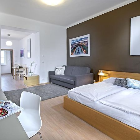 Downtown Suites Chlumova Prag Eksteriør billede