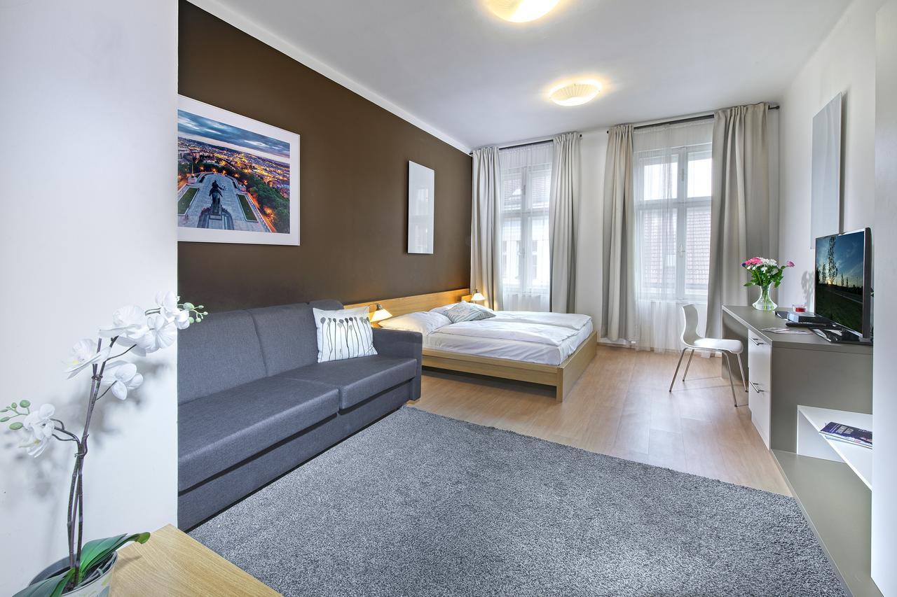 Downtown Suites Chlumova Prag Eksteriør billede