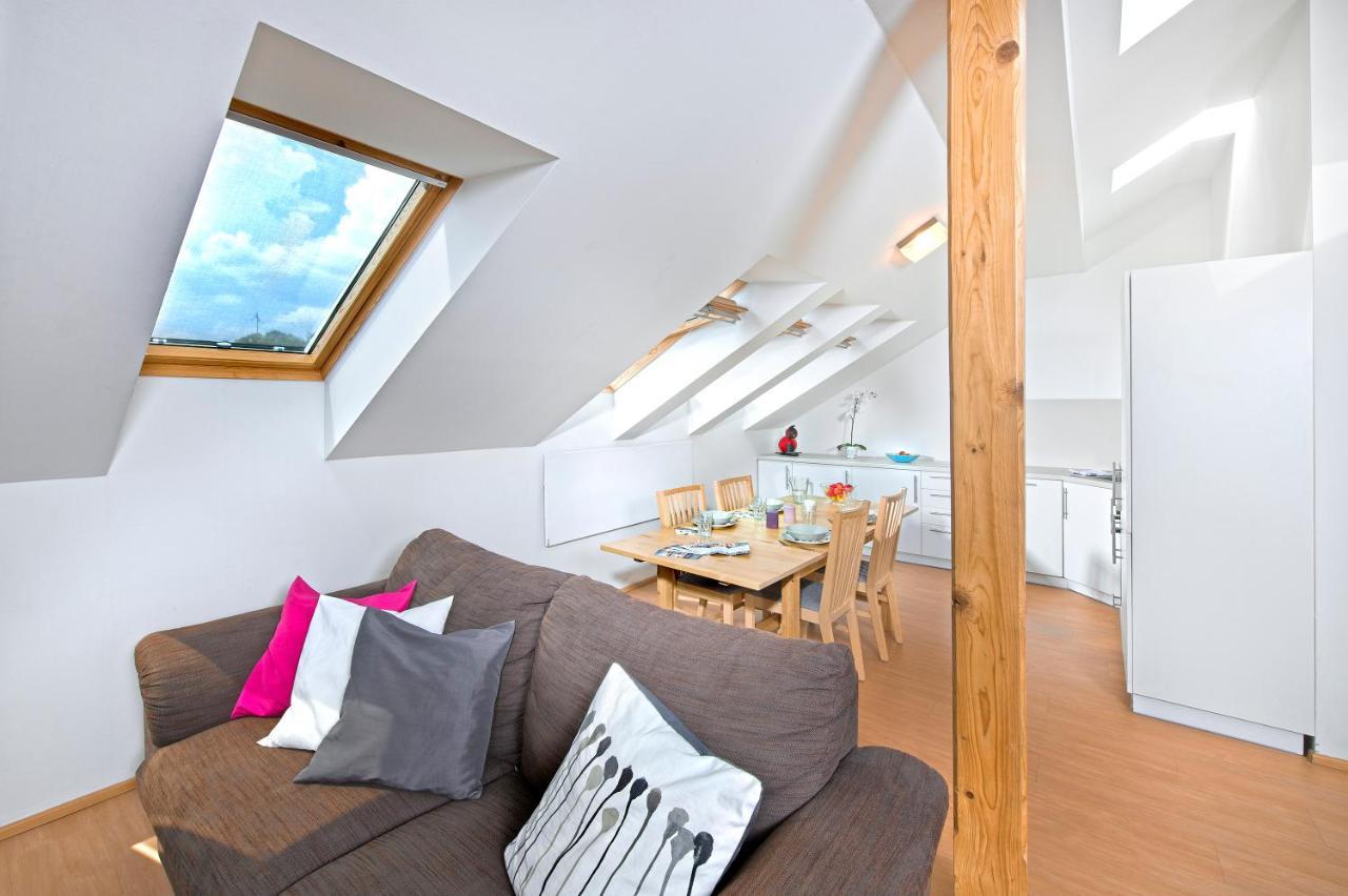 Downtown Suites Chlumova Prag Eksteriør billede