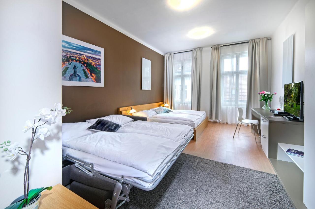 Downtown Suites Chlumova Prag Eksteriør billede