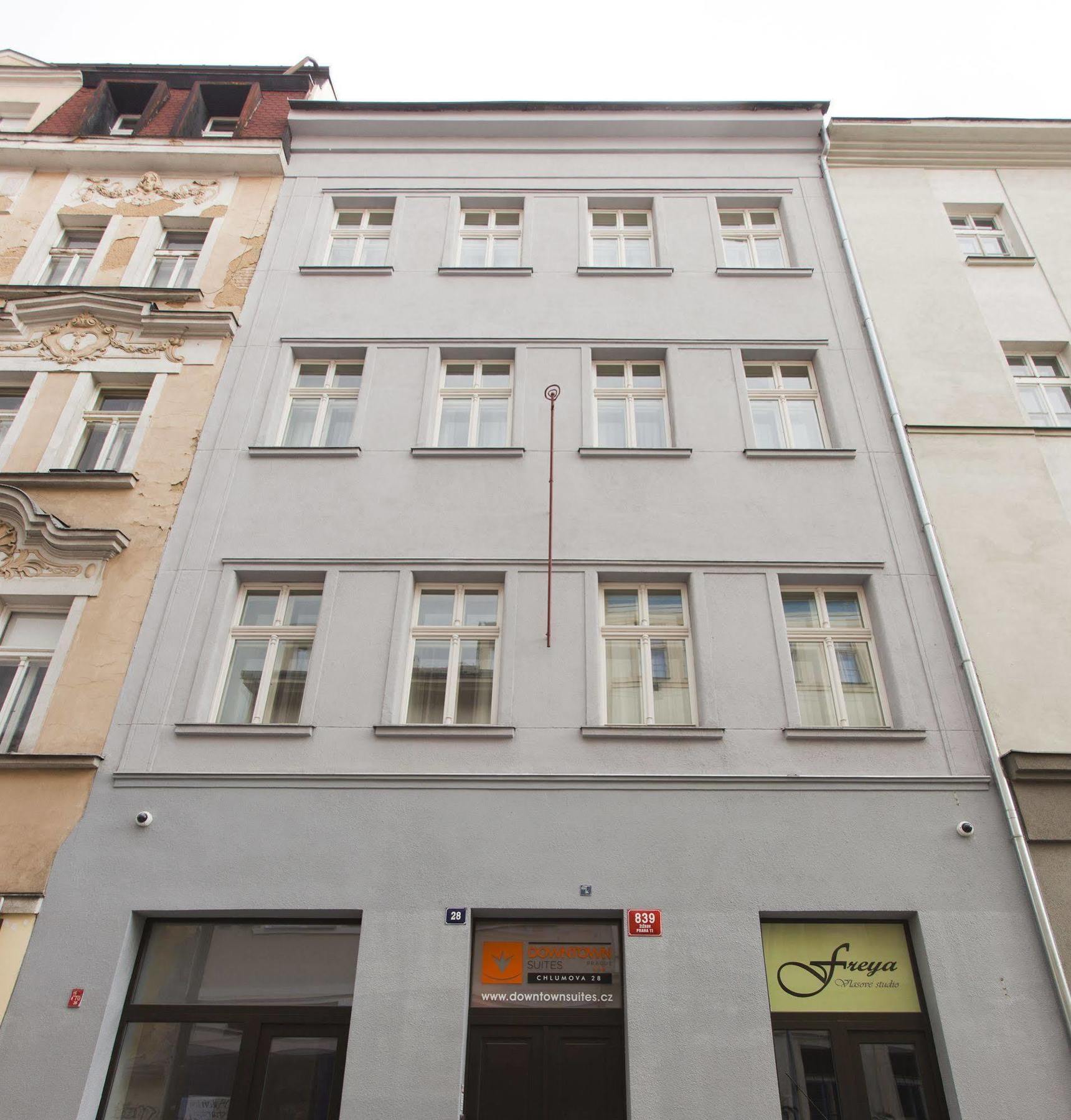 Downtown Suites Chlumova Prag Eksteriør billede