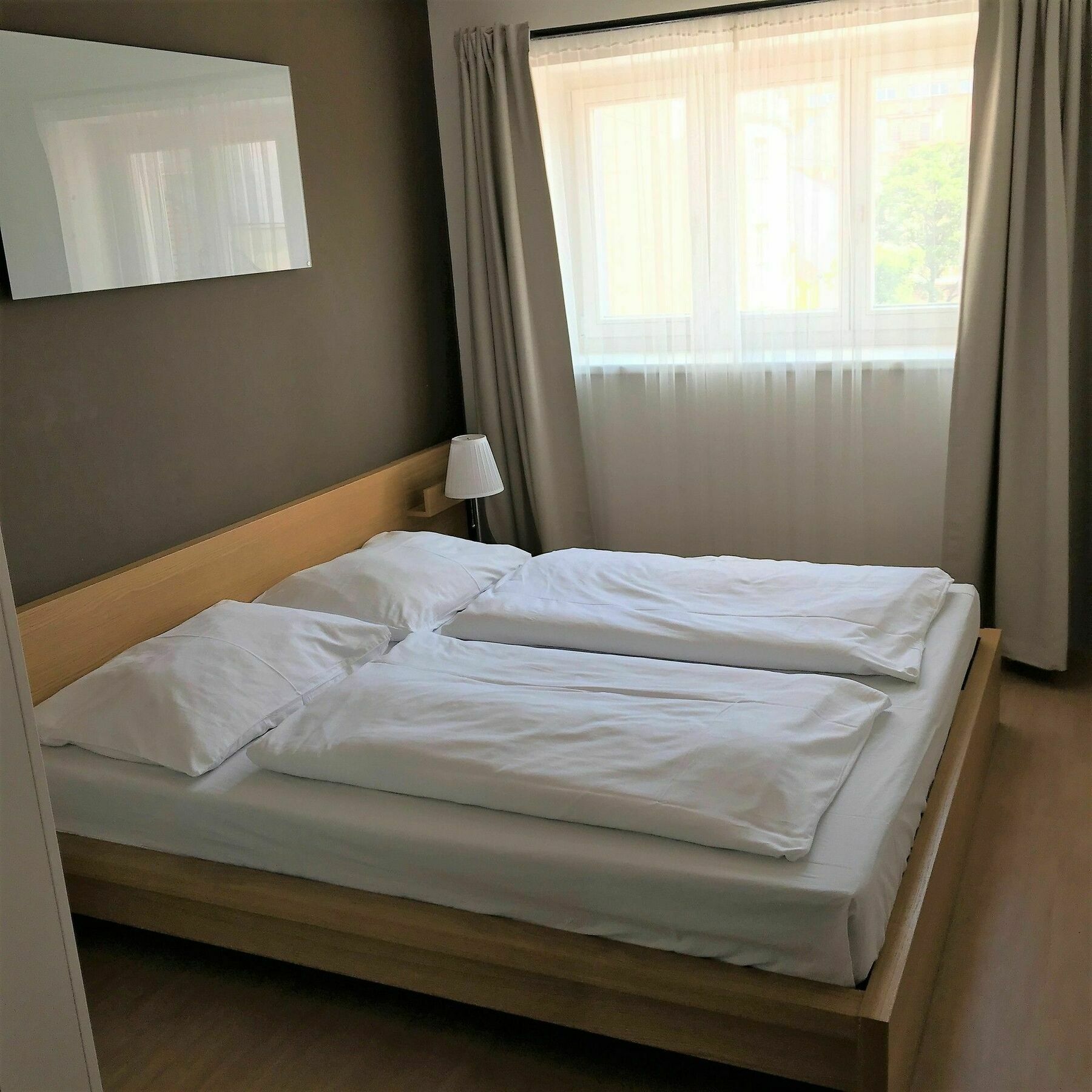 Downtown Suites Chlumova Prag Eksteriør billede