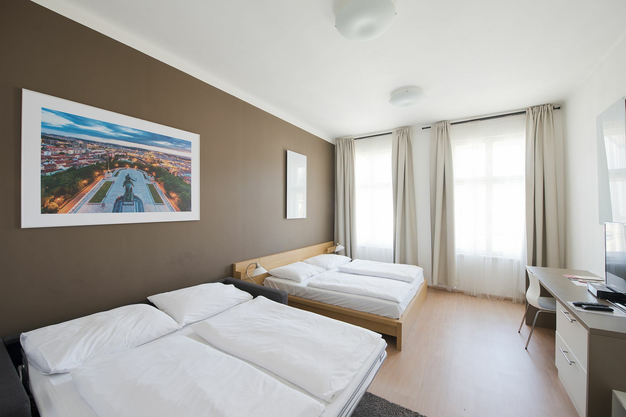 Downtown Suites Chlumova Prag Eksteriør billede